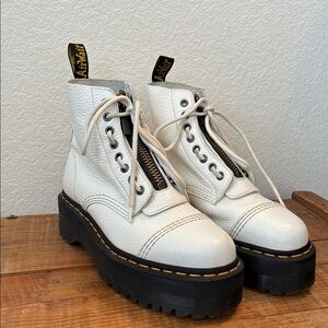 Doc Martens Sinclair White zip laced sz 7 US Ladies whimsygoth